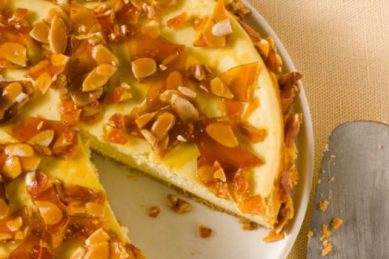 Amaretto Cheesecake with Almond Brittle