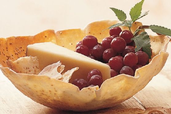 Appetizer Cracker Basket