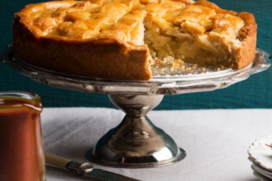 Apple Crostata with Spiced Caramel Sauce