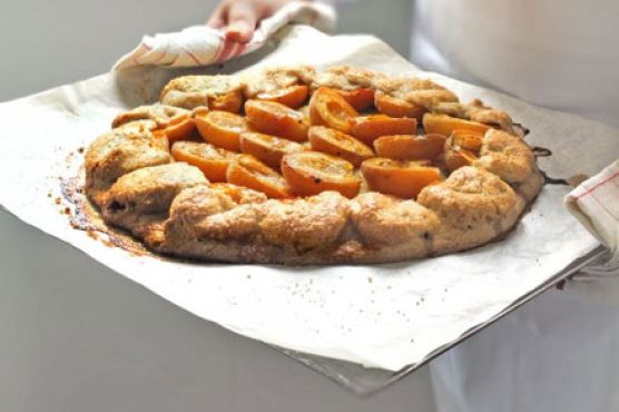Apricot tart with brown sugar & cinnamon pastry