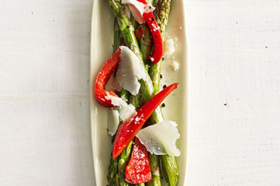 Asparagus with Red Pepper and Manchego