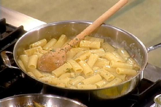 Bacon and Egg Coal Miner's Pasta: Rigatoni alla Carbonara