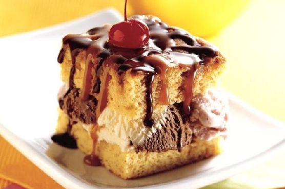 Banana Sundae Cake