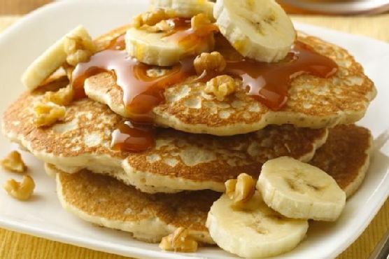 Banana-Walnut Pancakes with Caramel Topping