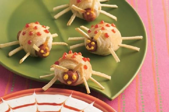 Bite-Size Boo Bugs with Bug-Catching Dip