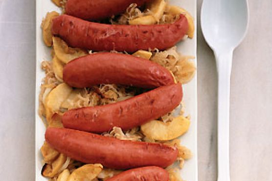 Bratwurst with Apples, Onion, and Sauerkraut