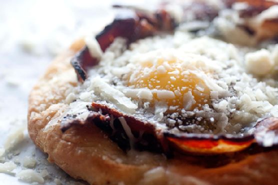 Breakfast Pizzas