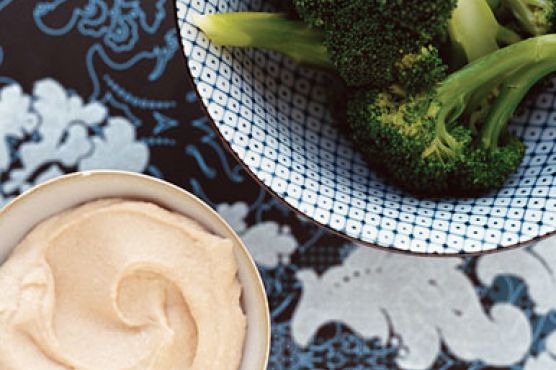Broccoli Trees with Creamy White-Bean Dip