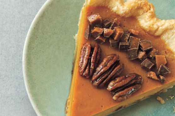 Butter Pecan Toffee Pumpkin Pie