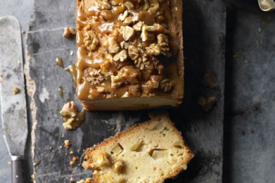 Caramel apple loaf cake