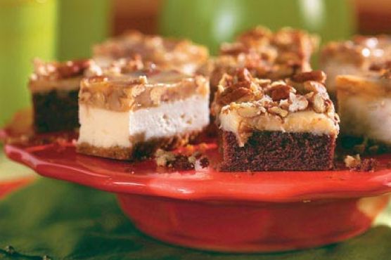 Caramel-Pecan Cheesecake Bars
