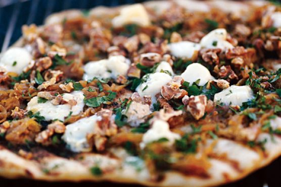 Caramelized-Onion and Gorgonzola Grilled Pizza