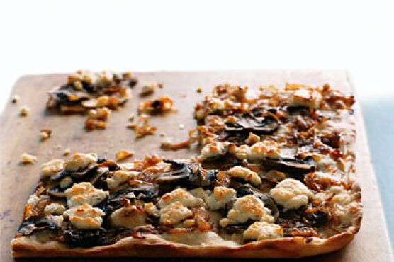 Caramelized-Onion Pizza with Mushrooms