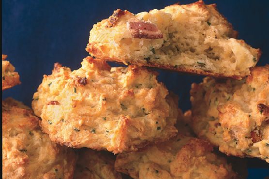 Cheddar, Bacon, and Fresh Chive Biscuits