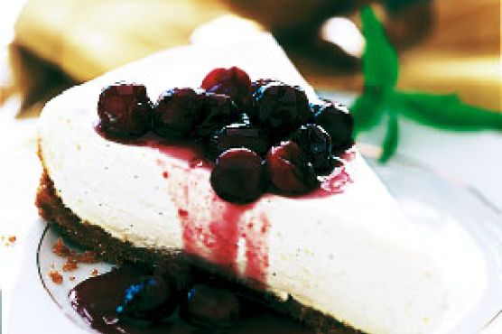 Cheesecake Tart with Cranberries in Port Glaze