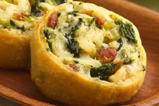 Cheesy Chicken and Spinach Pinwheels