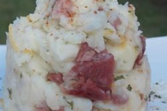 Cheesy Mashed Potatoes with Cubed Ham