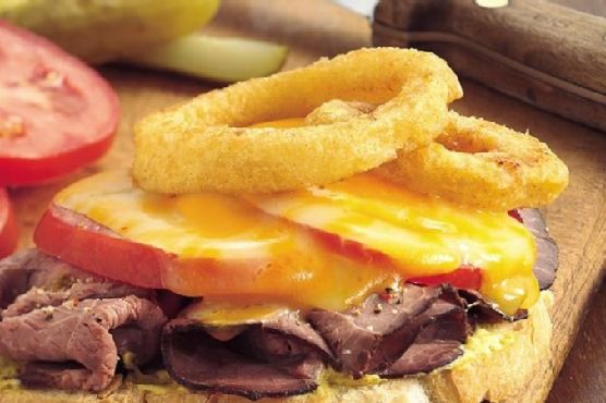 Cheesy Onion-Topped Beef Sandwiches
