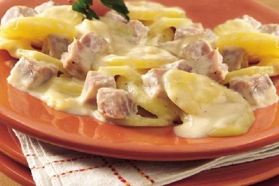 Cheesy Scalloped Potatoes with Ham