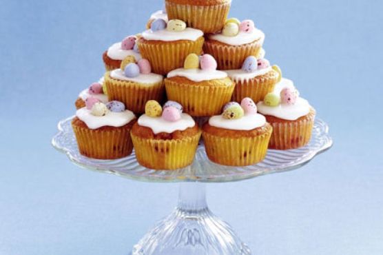 Cherry & almond Easter cupcakes