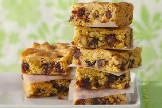Chewy Orange-Date Bars