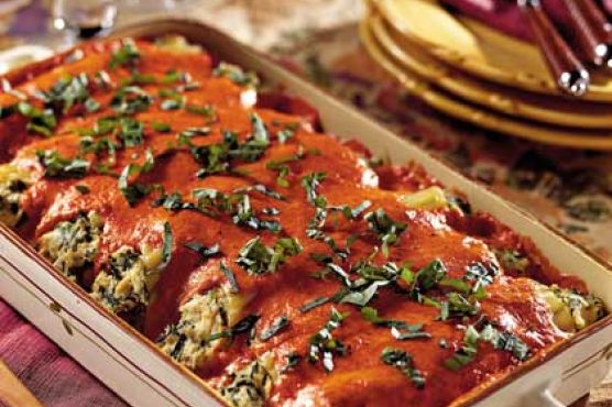 Chicken Cannelloni with Roasted Red Bell Pepper Sauce