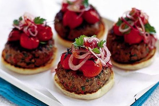 Chilli burger with roasted tomatoes & red onion relish