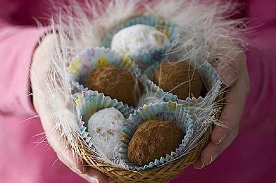 Chocolate biscuit truffles