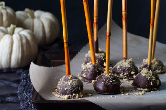 Chocolate-Covered Pumpkin Cheesecake Pops
