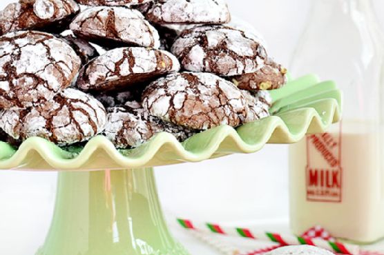 Chocolate Mint Crinkle Cookies