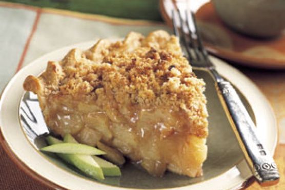 Cinnamon Crumble Apple Pie