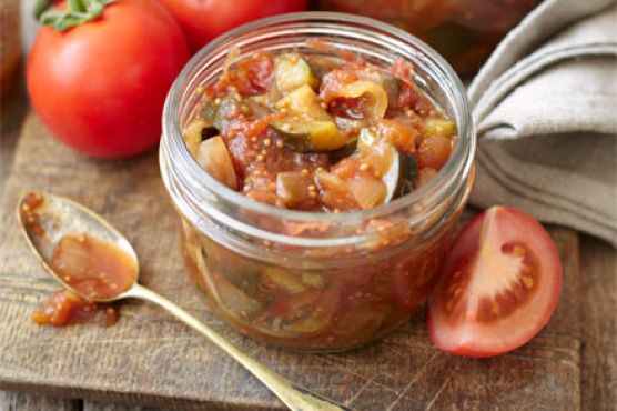 Courgette & tomato chutney