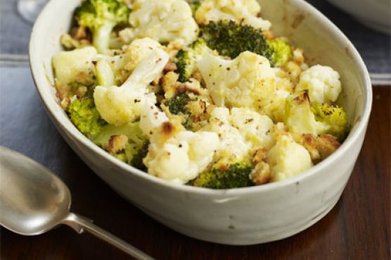 Creamy cauliflower & broccoli bake