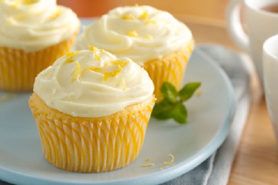 Creamy Dreamy Lemonade Cupcakes