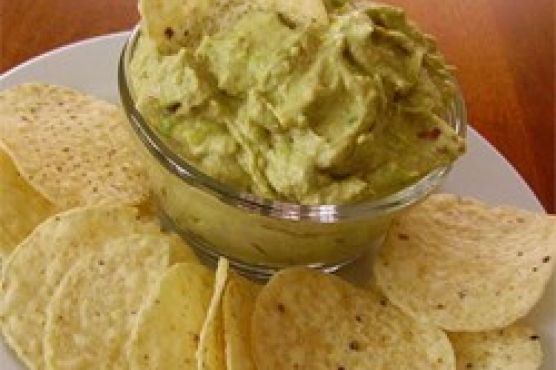 Creamy Guacamole with Garlic