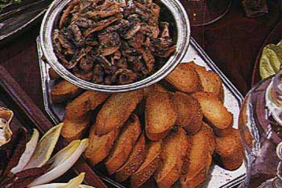Creamy Sauteed Mushrooms with Toast