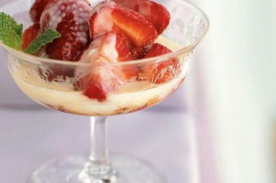Crème Anglaise with Brown-Sugared Strawberries