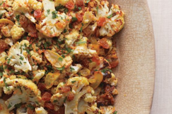 Crispy Cauliflower with Capers, Raisins, and Breadcrumbs