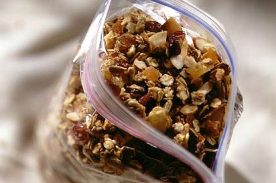 Crunchy Granola with Dried Fruit