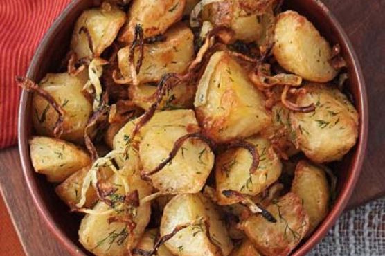 Crunchy potatoes with dill & onions