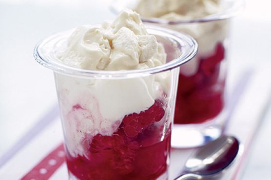 Crushed raspberry creams