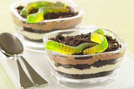 Cups of Dirt or Sand (Oreo Pudding Parfaits)