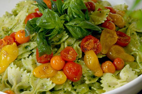 Farfalle with Tomatoes and Feta Cheese