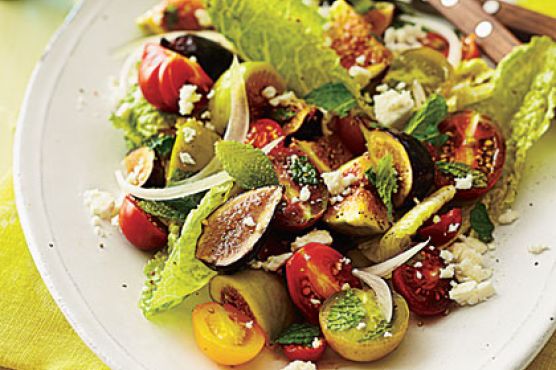 Fig, Tomato, and Sweet Onion Salad