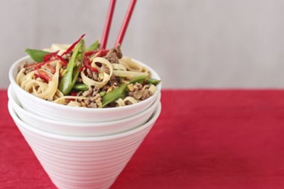 Five-spice beef & sugar snap noodles