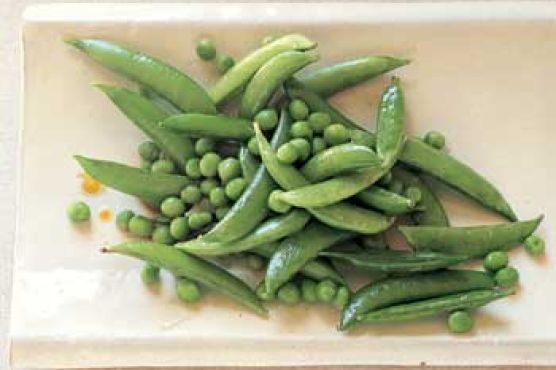 Fresh Green Peas and Sugar Snap Peas in Sesame Dressing