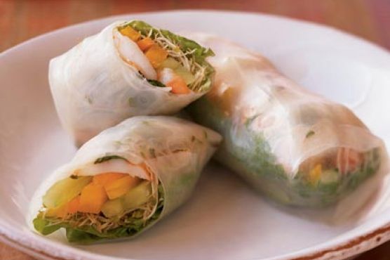 Fresh Spring Rolls with Dipping Sauce