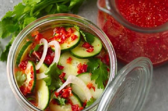 Fresh Sriracha Refrigerator Pickles