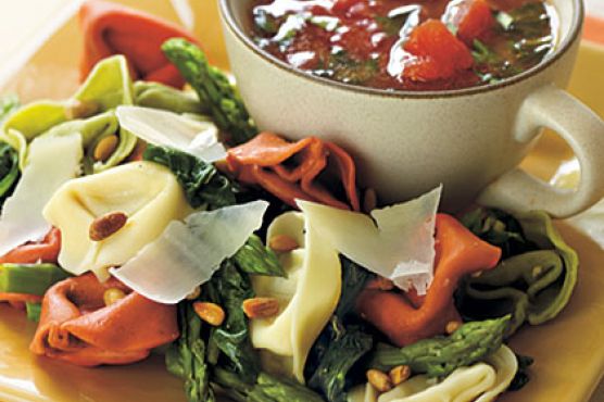 Fresh Vegetable and Tortelloni Pasta Salad