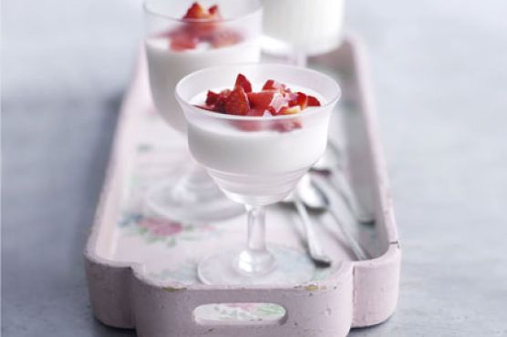 Fromage frais mousse with strawberry sauce